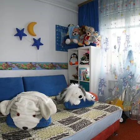 Sadiba Pri Dorogi Kosiv